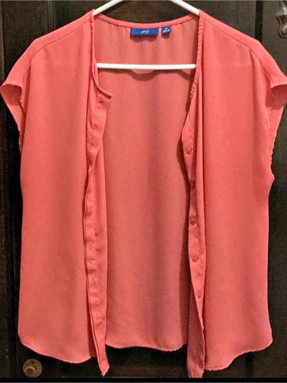 (115) Apt. 9 Short Sleeve Blouse in Coral Size Medium Like New